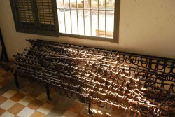 Foltern für den Bruder Nr.1 – Das Foltergefängnis S21 des Pol Pot