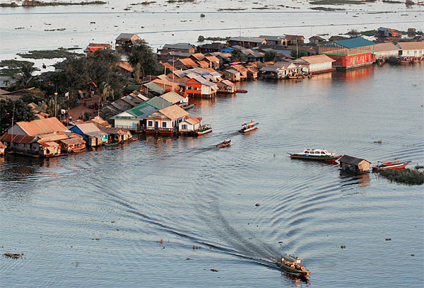 Schwimmendes Dorf im Tonle Sap