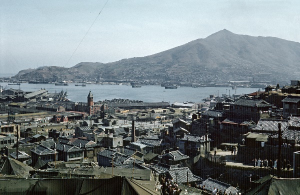 1958. Asien. Fernost. Korea. Südkorea. Pusan. Busan 1958. Korea. Busan. Man vergleiche das Bild mit einer aktuellen Aufnahme!