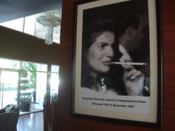 Kennedy und die Roten Khmer im Independence Hotel